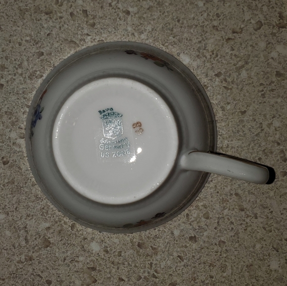 Beautiful DAINTY FLOWER TEACUP & SAUCER - Picture 8 of 8